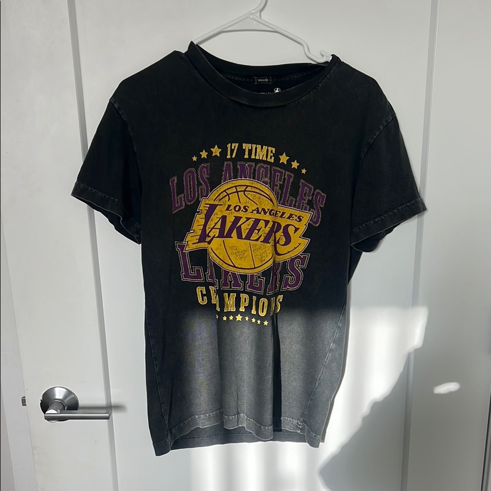 Abercrombie and Fitch Los Angeles Lakers Graphic T-Shirt